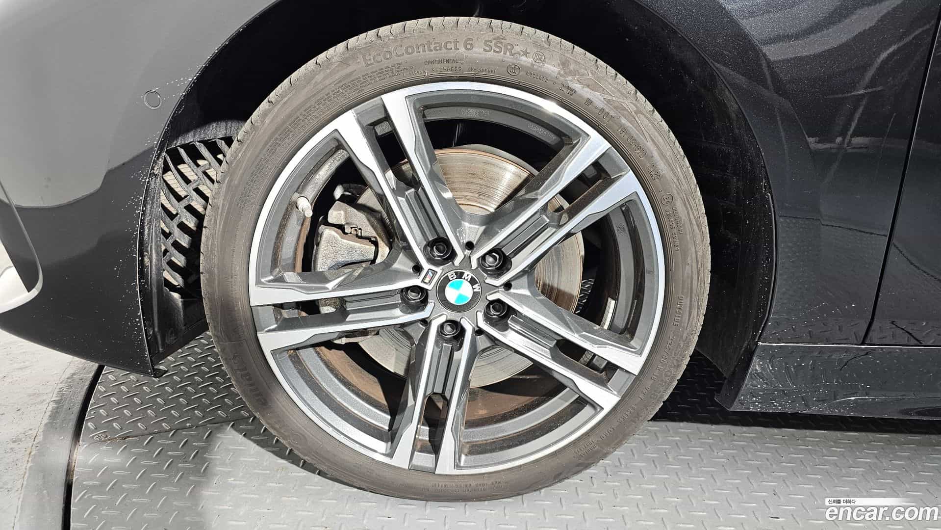 1-Series BMW 2023.5-OUTER-005