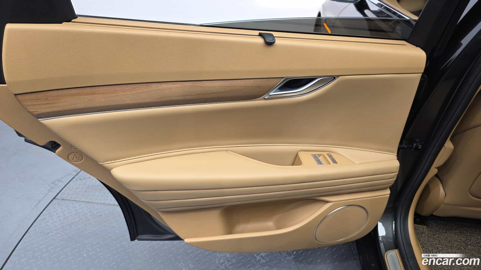 G80 Genesis 2024.4-INNER-035