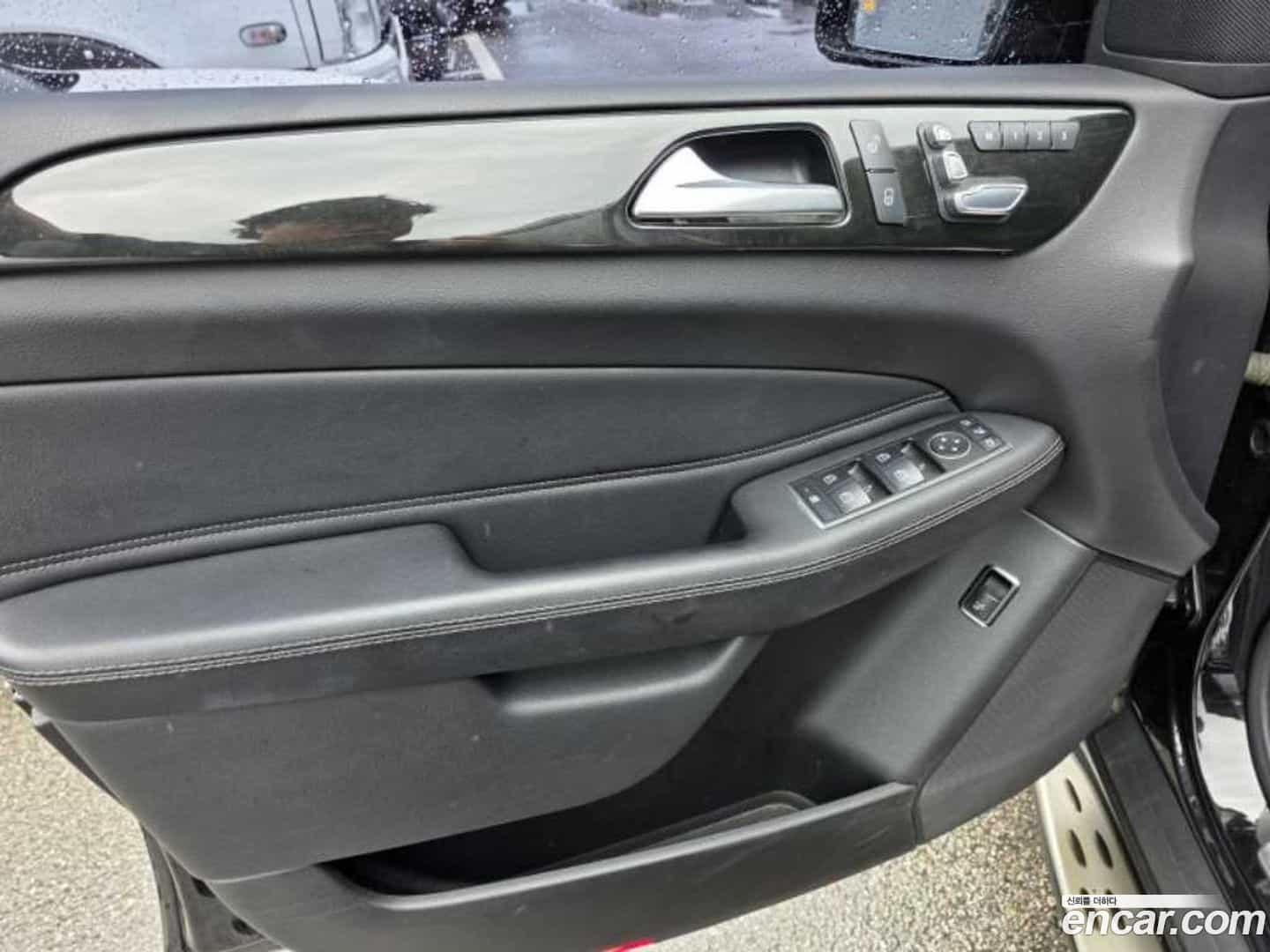 GLE-Class Mercedes-Benz 2017.7-OUTER-005