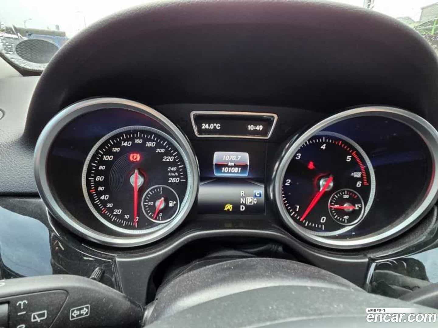 GLE-Class Mercedes-Benz 2017.7-INNER-007
