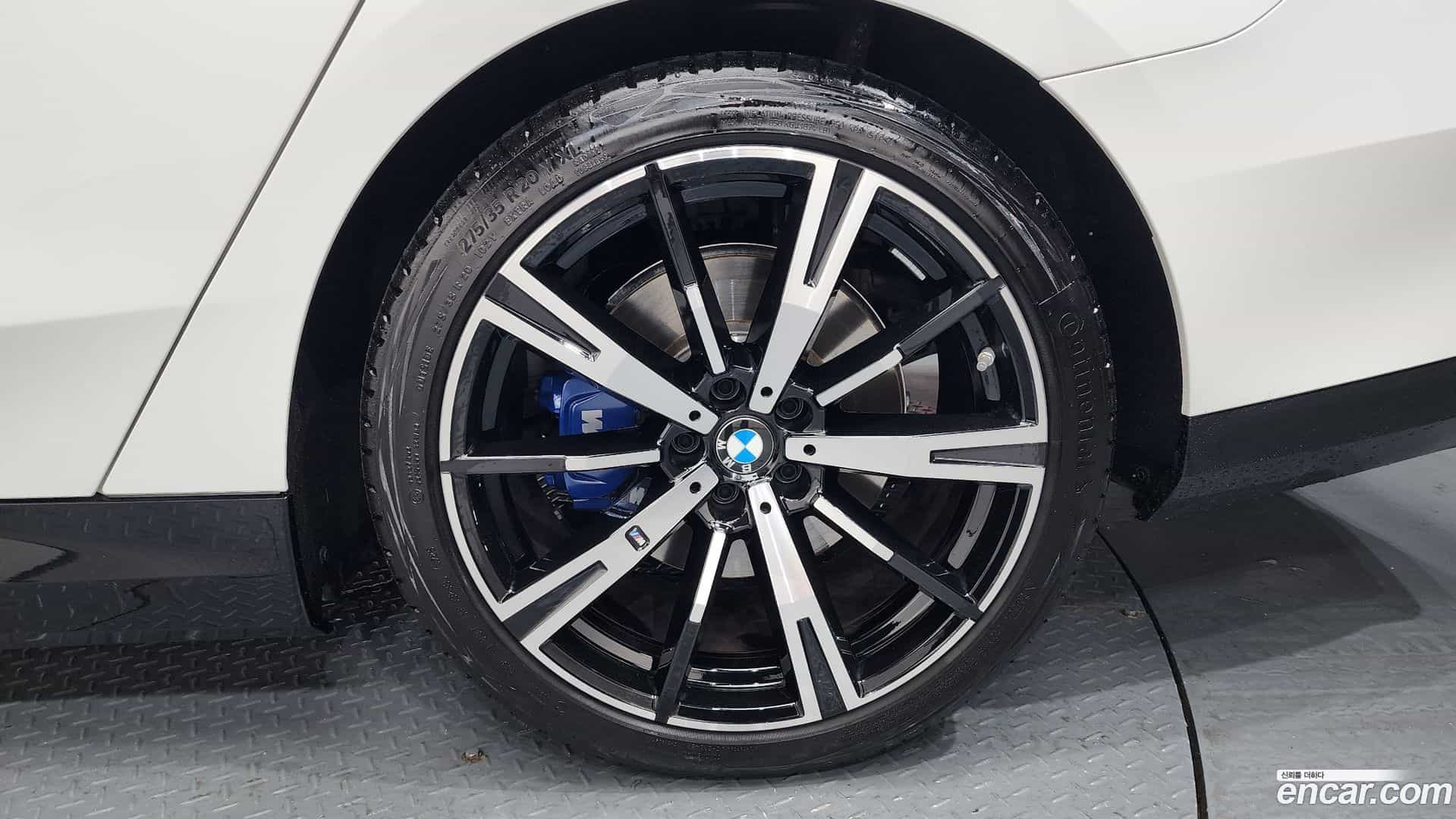 5-Series BMW 2025.7-OUTER-031