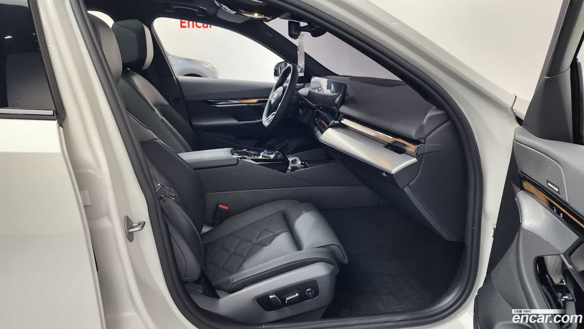 5-Series BMW 2025.7-INNER-036