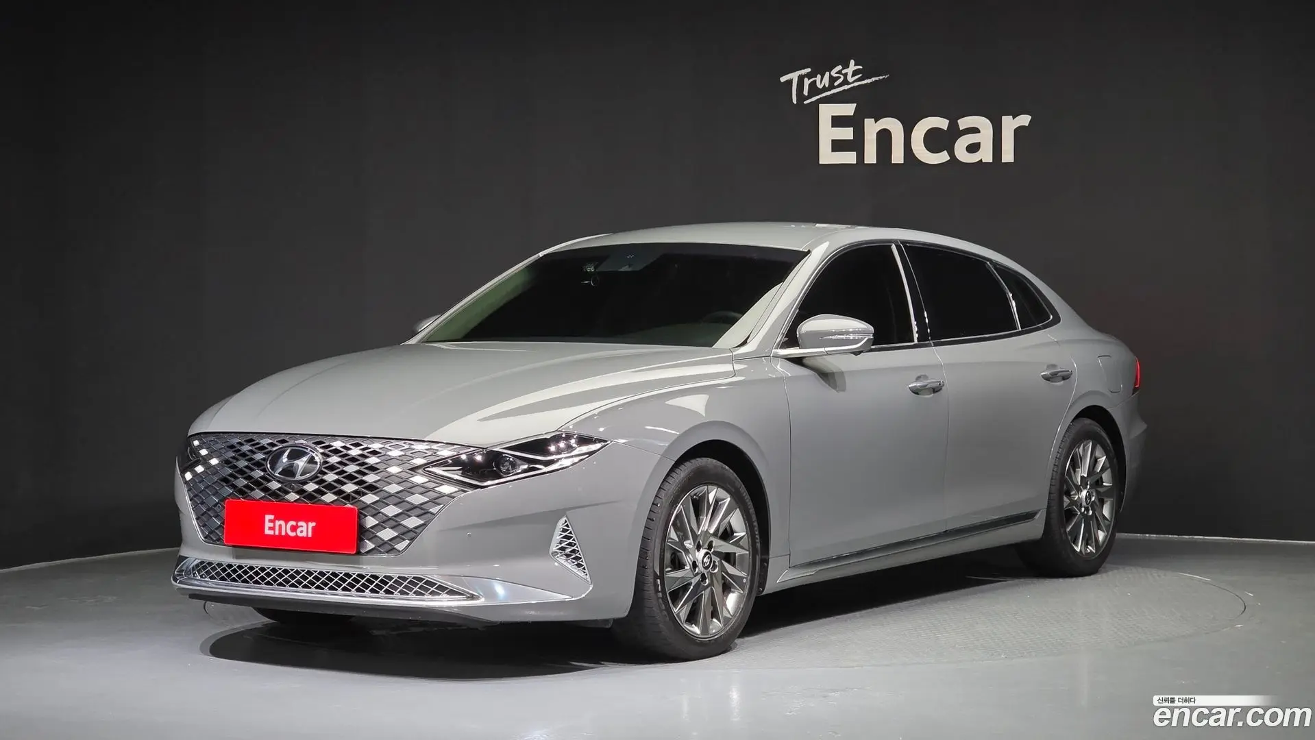 Main__Slider__Photo:Grandeur Hyundai 2021.6-0