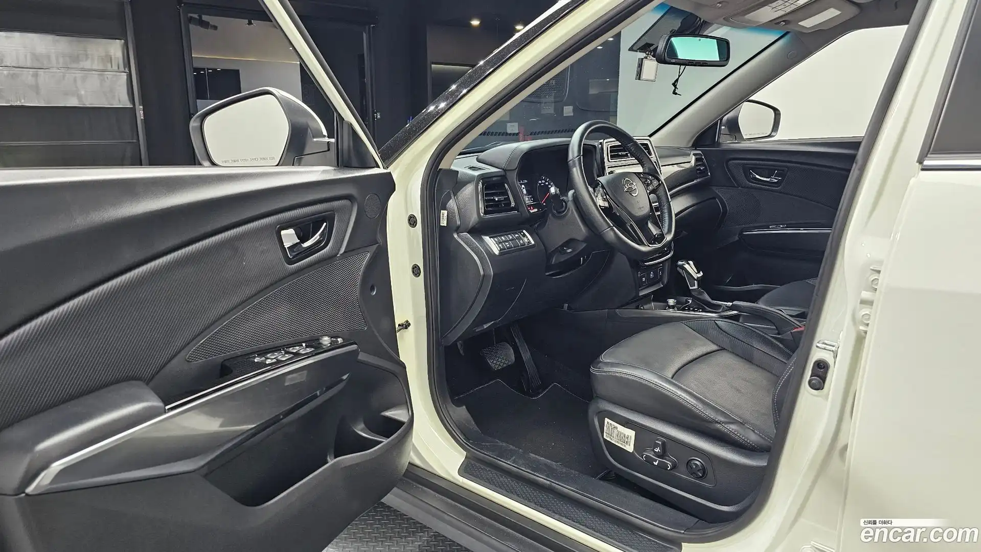 TIBOLI KG Mobility 2022.0-INNER-010