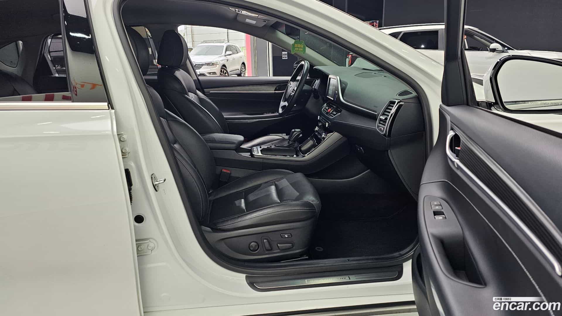 Grandeur Hyundai 2019.3-OPTION-015
