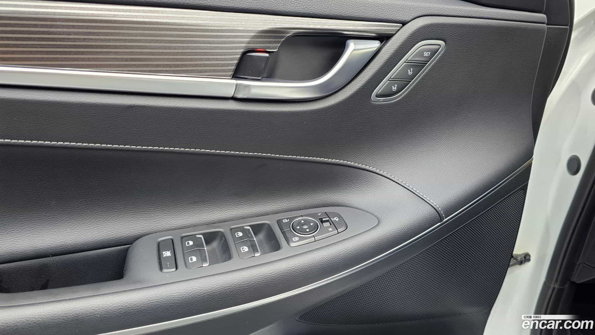 Grandeur Hyundai 2019.3-OPTION-044