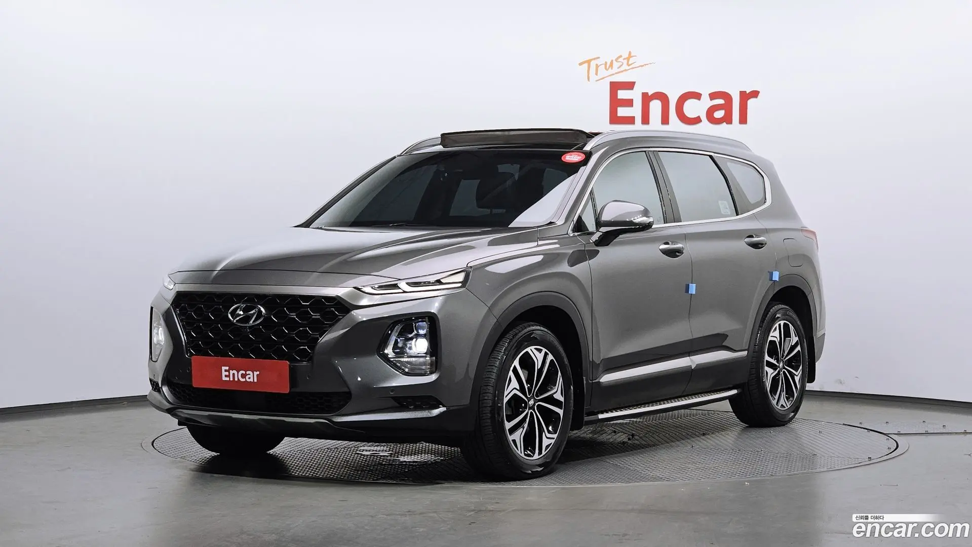 Main__Slider__Photo:Santafe Hyundai 2019.3-0