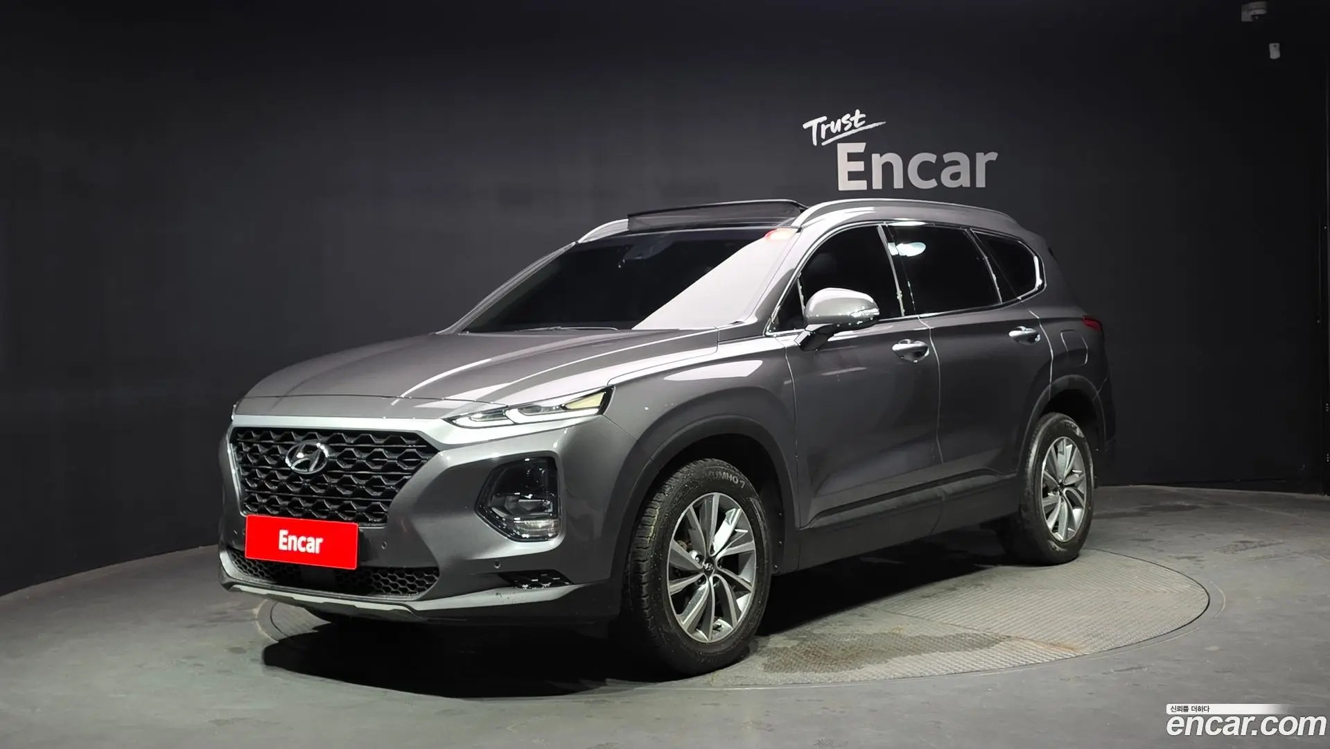 Main__Slider__Photo:Santafe Hyundai 2019.3-0