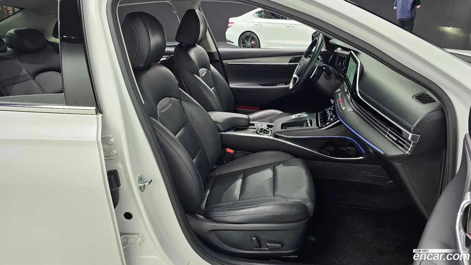 Grandeur Hyundai 2022.2-INNER-036