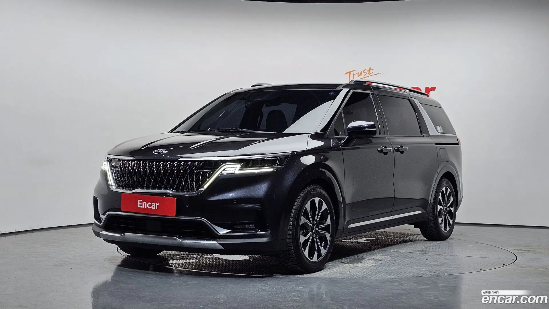 Main__Slider__Photo:Canival Kia 2020.11-0
