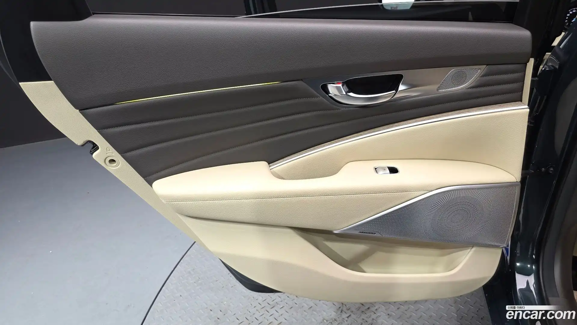 K9 Kia 2022.0-INNER-035