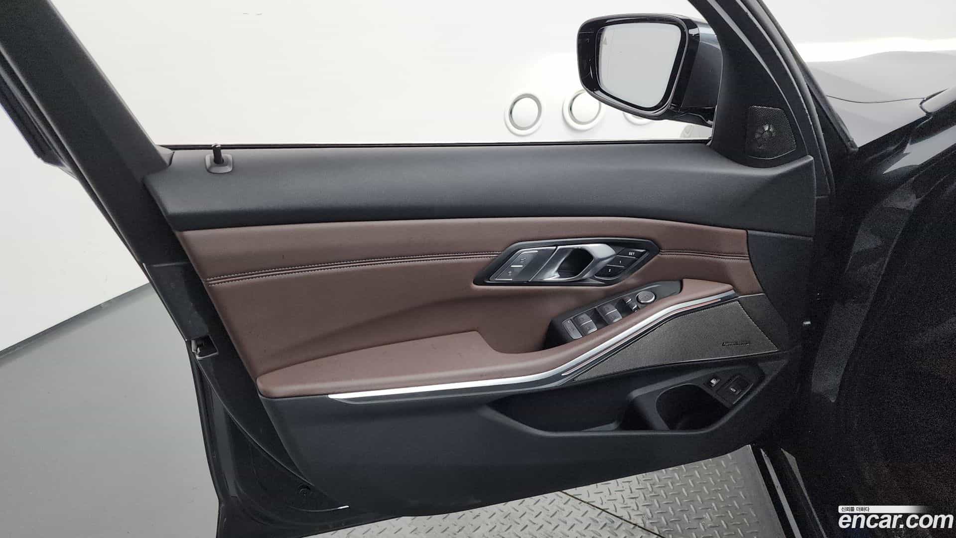 3-Series BMW 2021.5-INNER-034