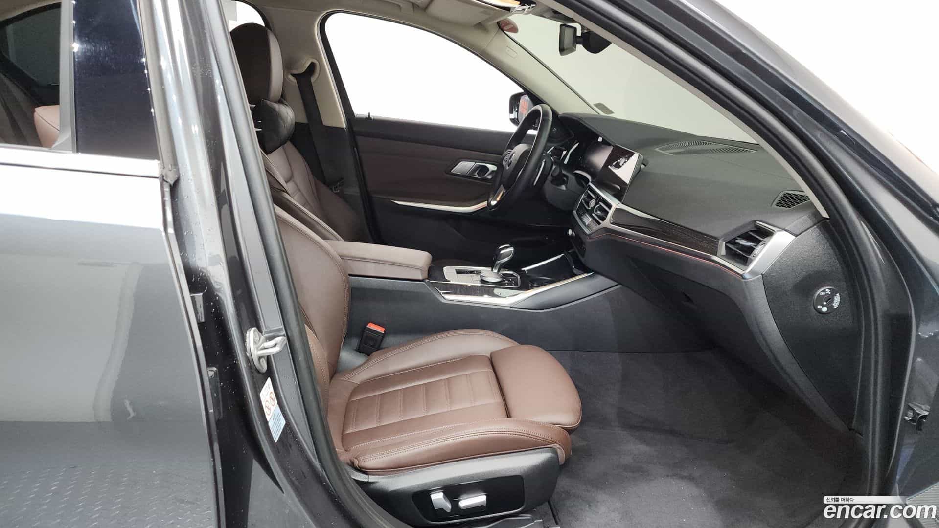 3-Series BMW 2021.5-INNER-036