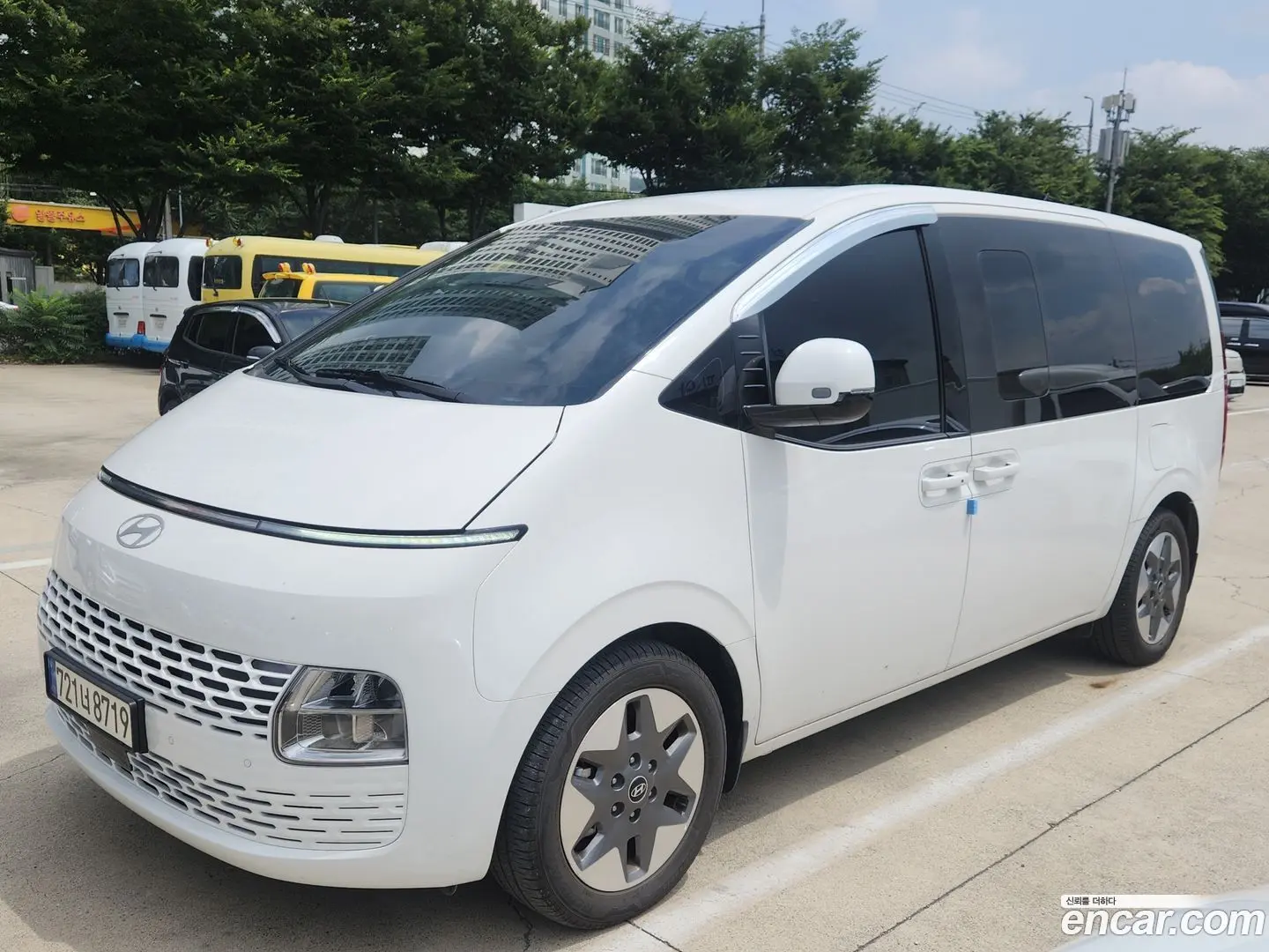 Main__Slider__Photo:Staria Hyundai 2025.2-0