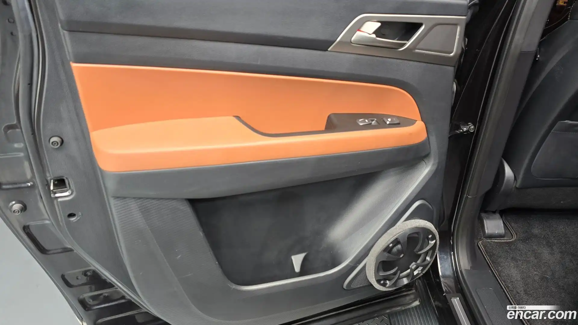 Rexton KG Mobility 2018.3-INNER-035