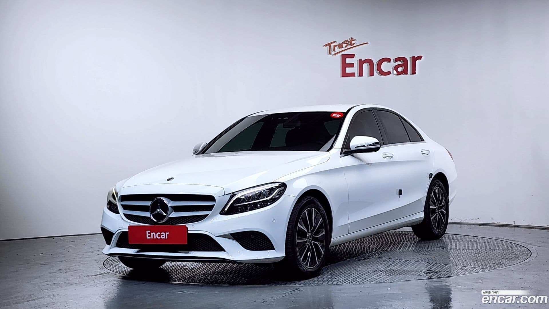 Main__Slider__Photo:C-Class Mercedes-Benz 2019.8-0