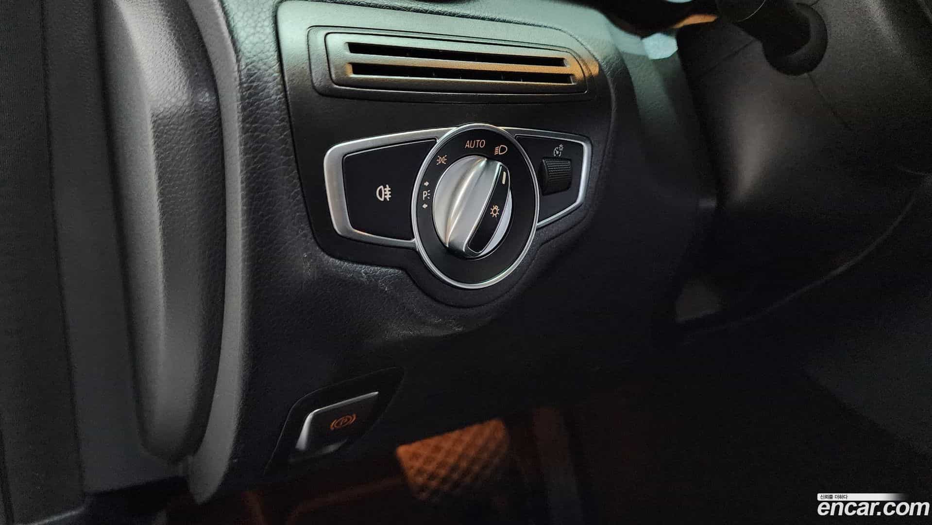 C-Class Mercedes-Benz 2019.8-OPTION-021