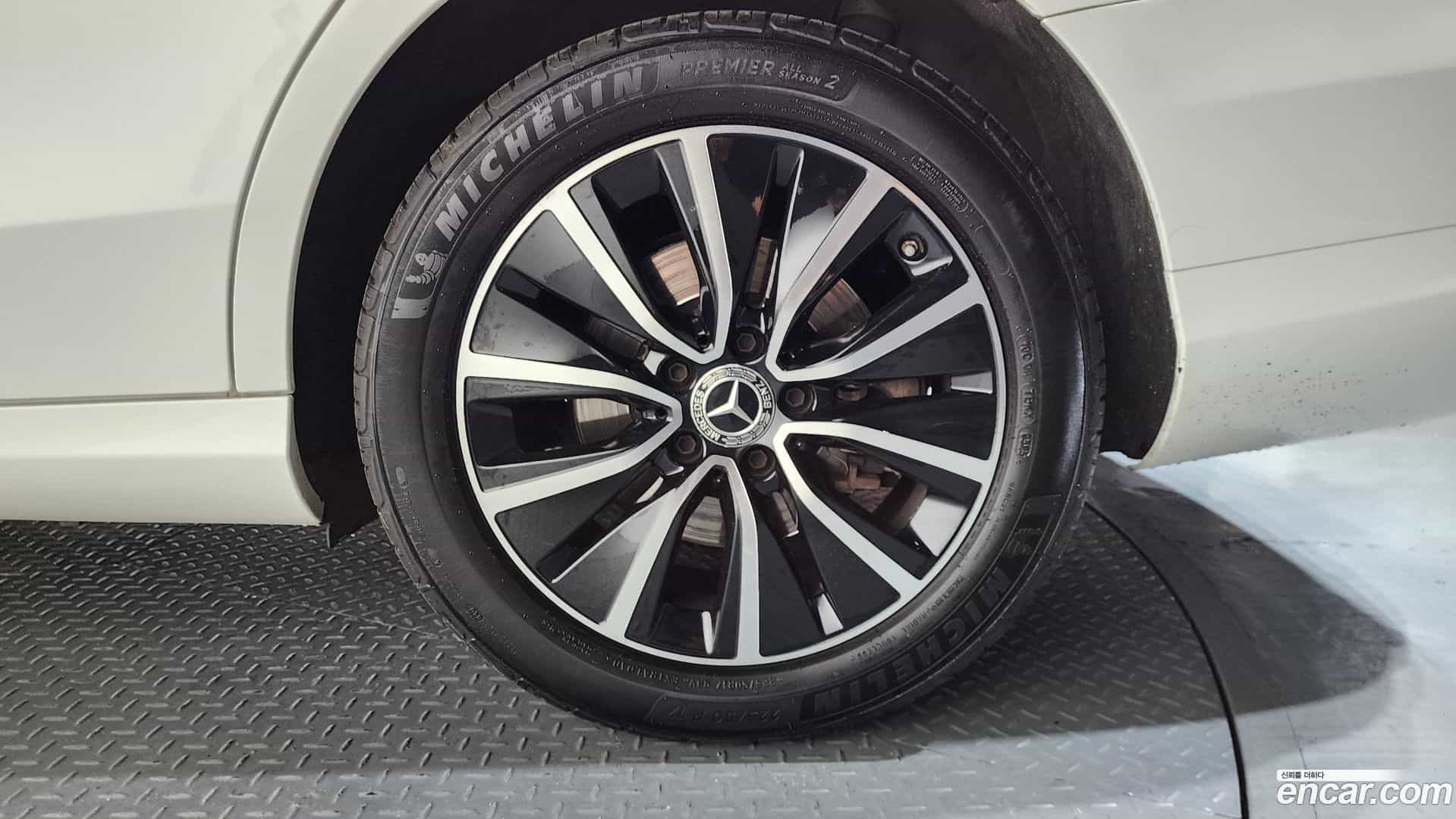 C-Class Mercedes-Benz 2019.8-OUTER-031
