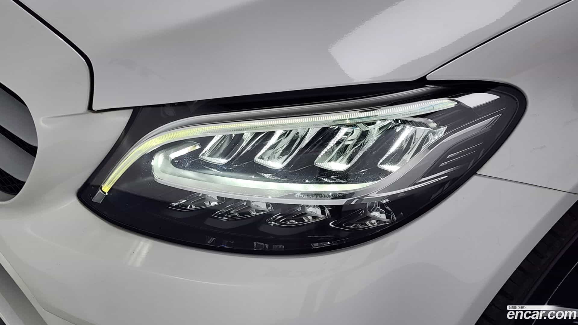 C-Class Mercedes-Benz 2019.8-OUTER-032