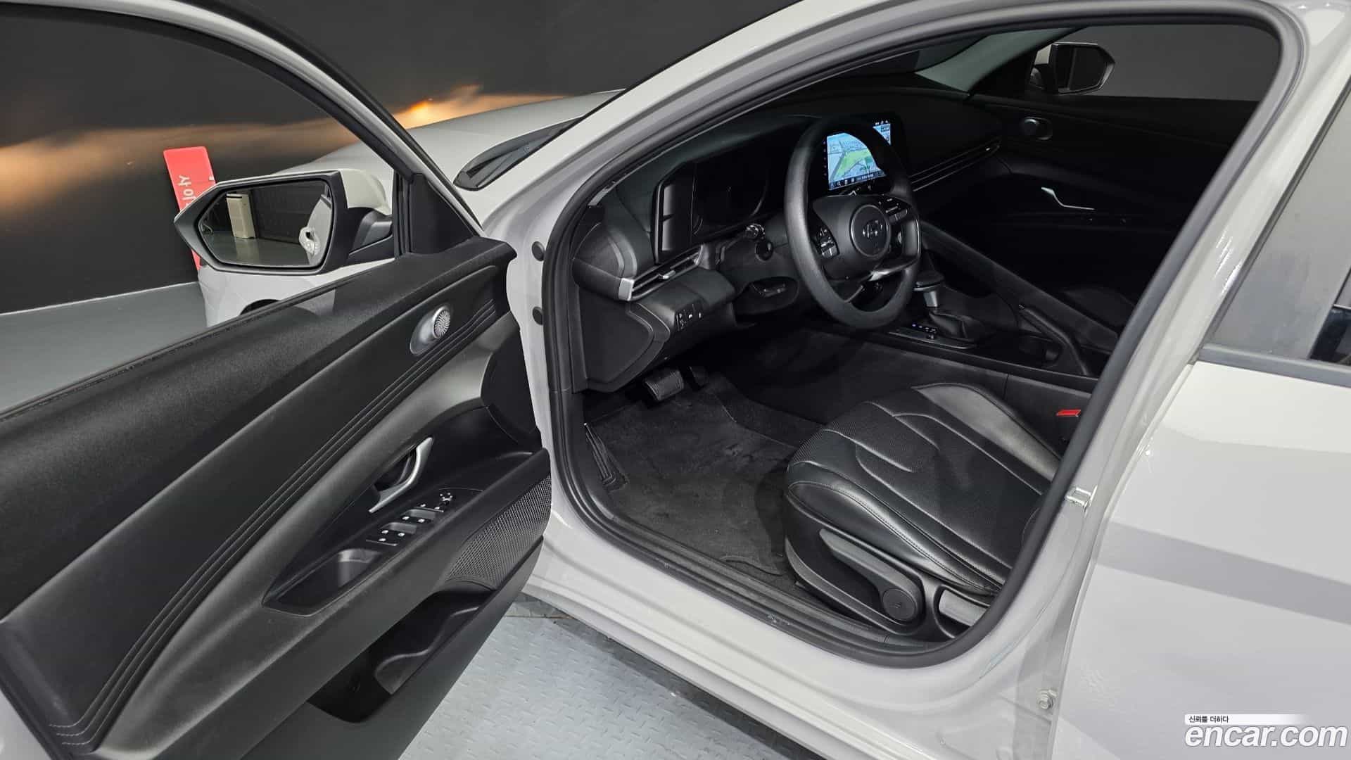 AVANTE Hyundai 2022.2-INNER-010