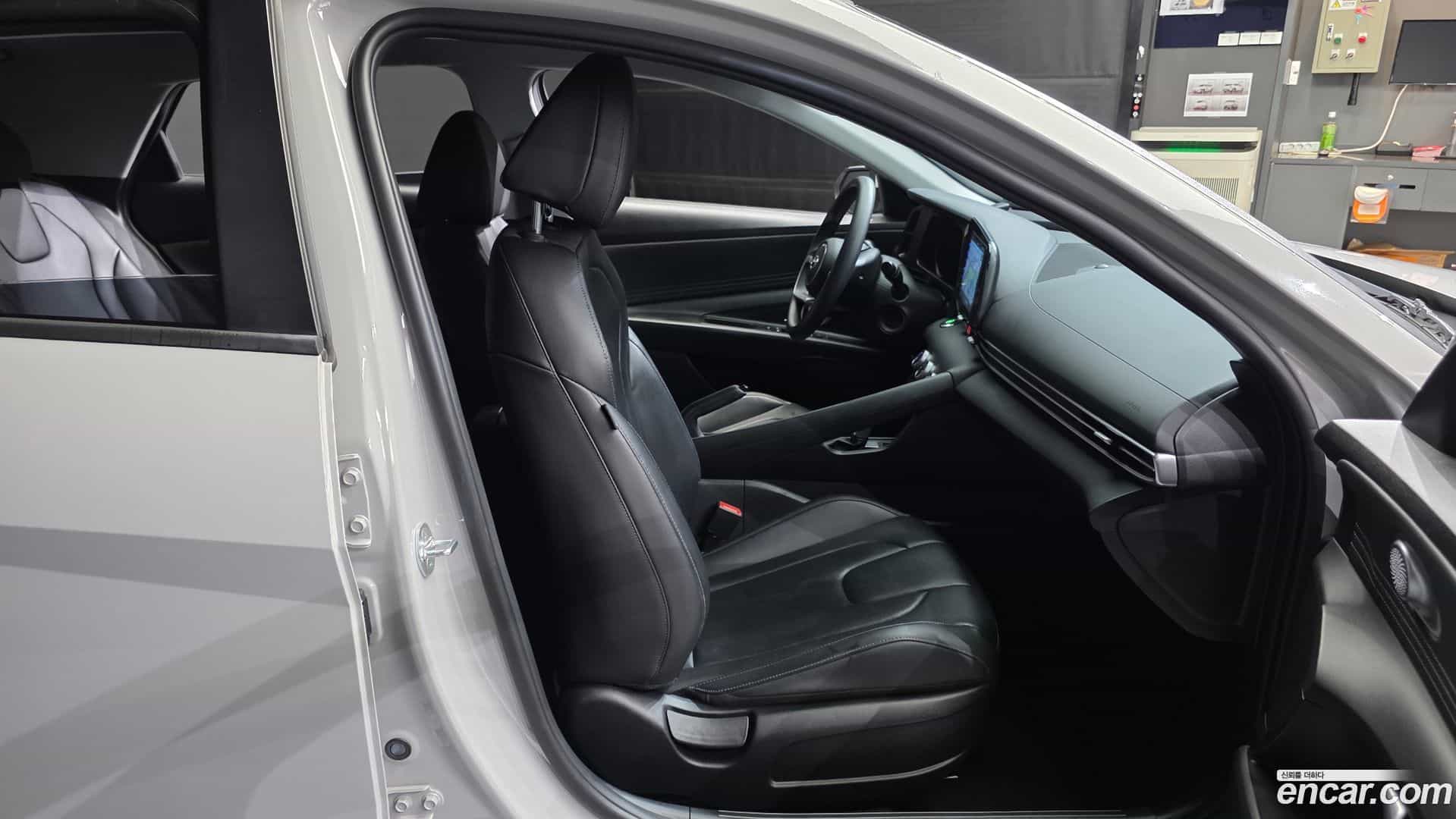 AVANTE Hyundai 2022.2-OPTION-015