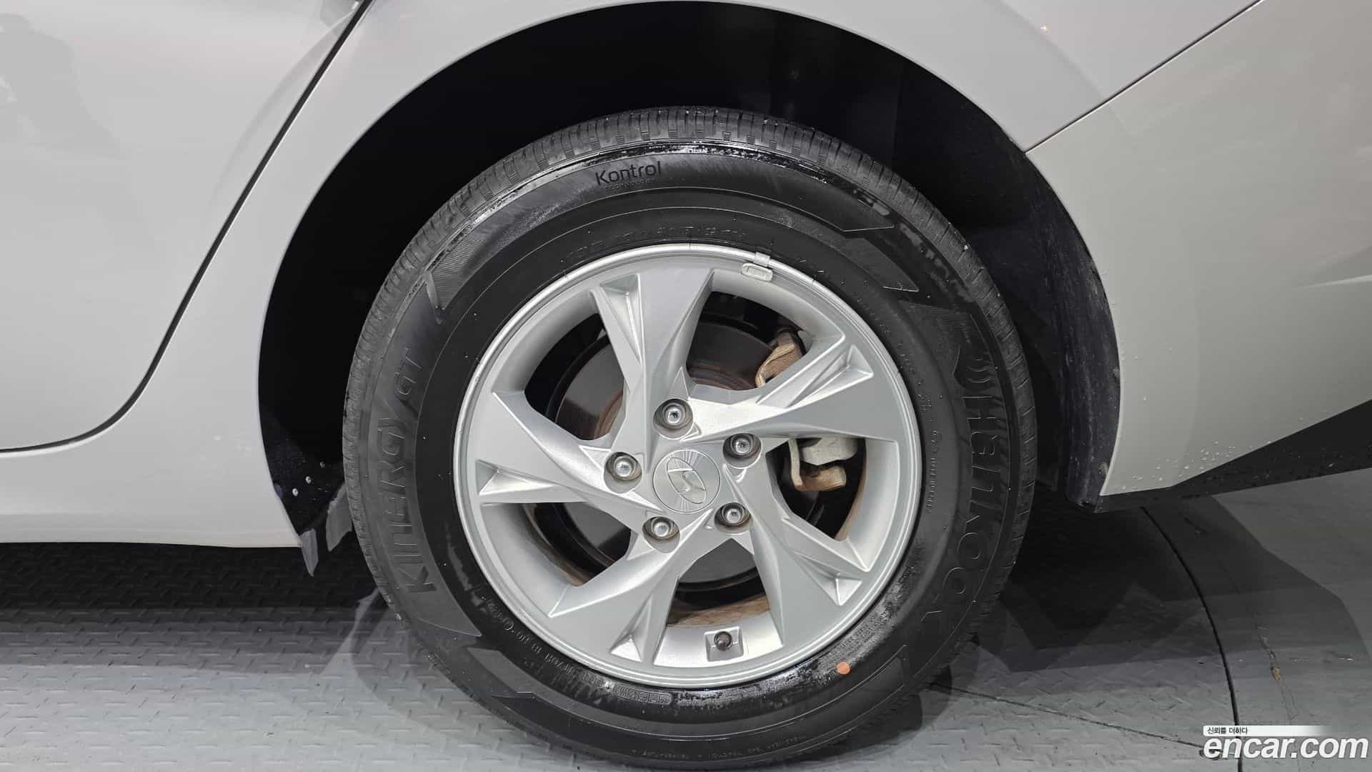 AVANTE Hyundai 2022.2-OUTER-031