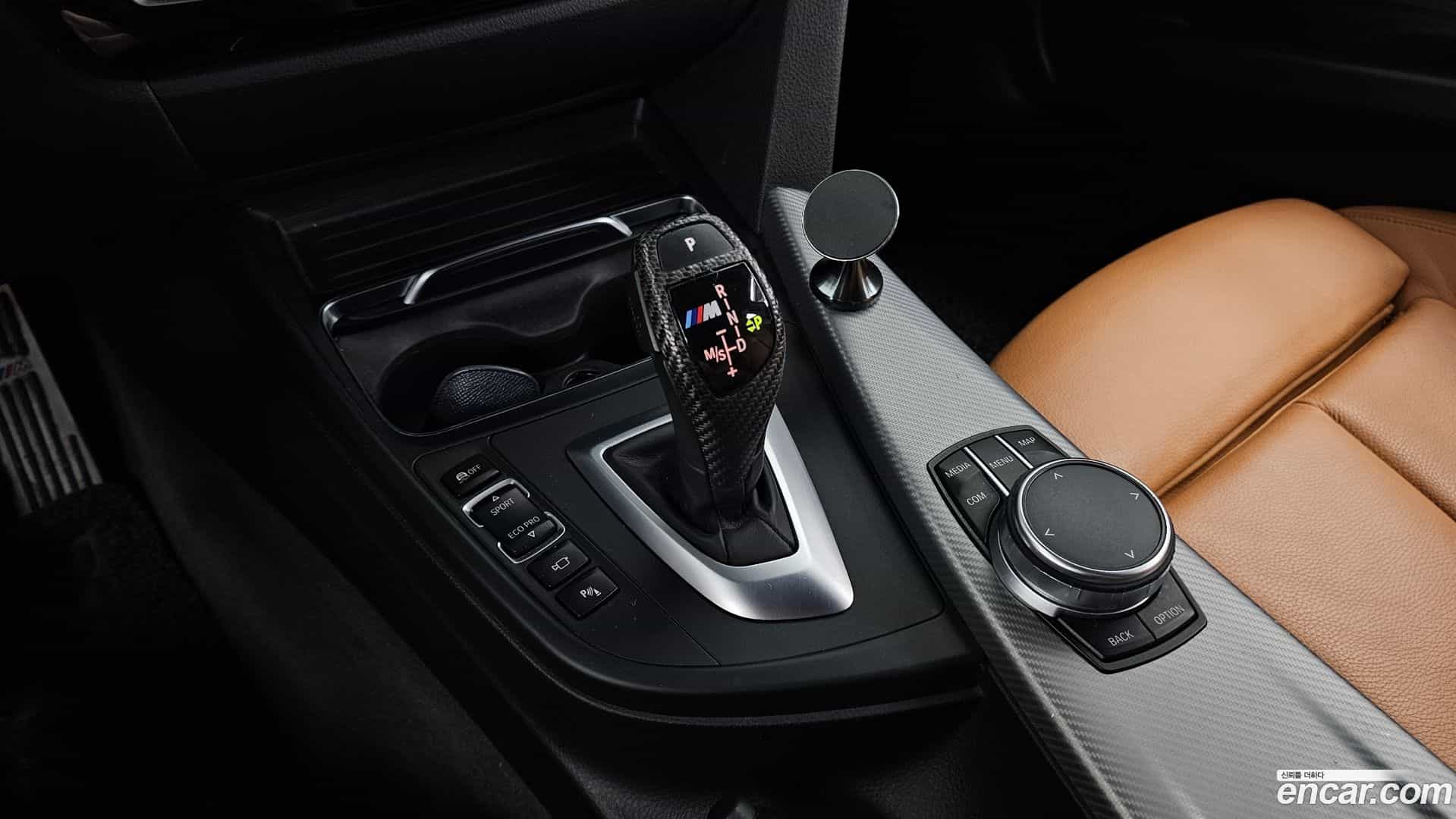3-Series BMW 2018.0-INNER-009