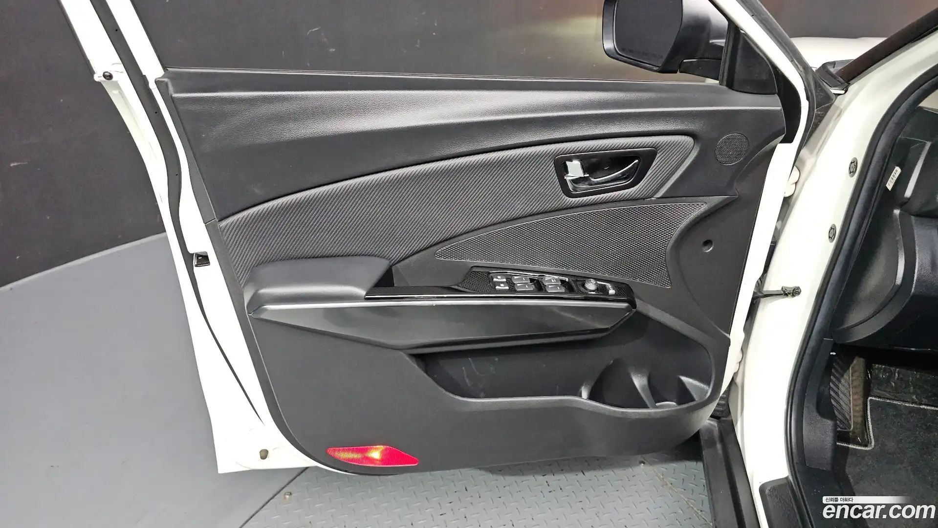 TIBOLI KG Mobility 2022.4-INNER-034