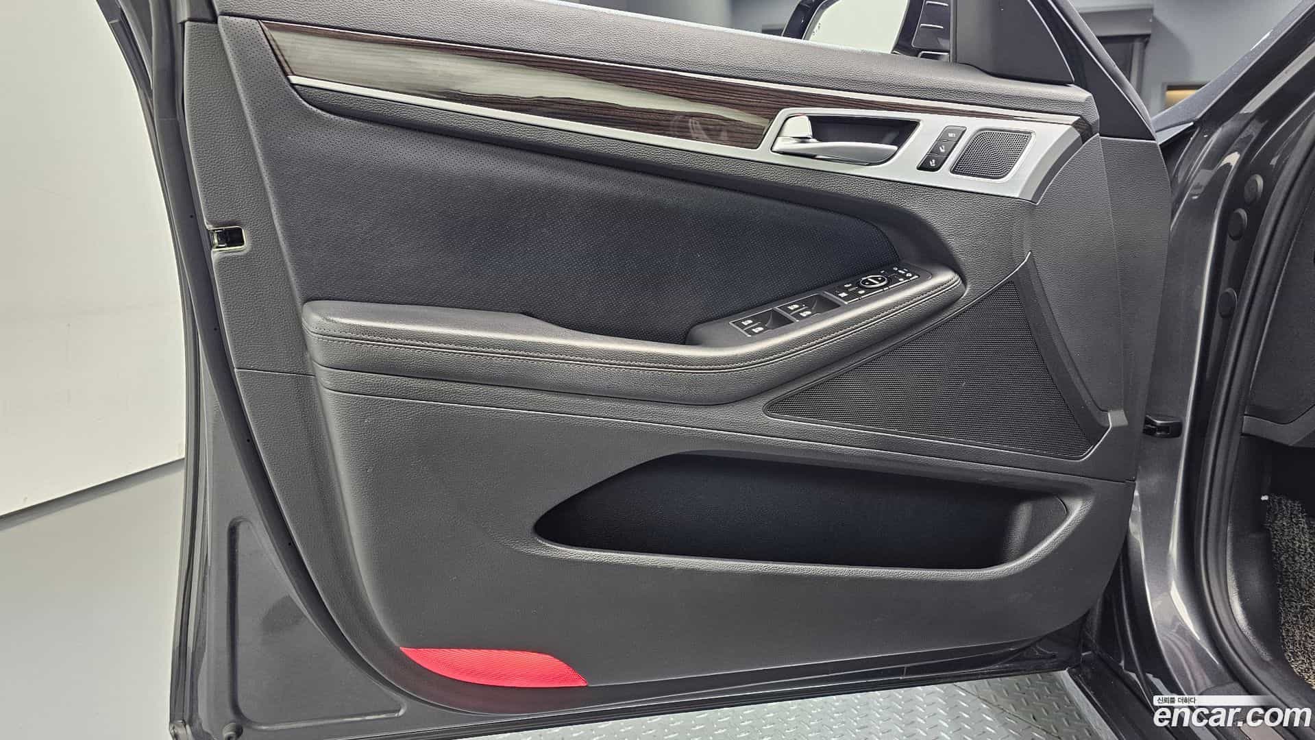 G80 Genesis 2020.3-INNER-034