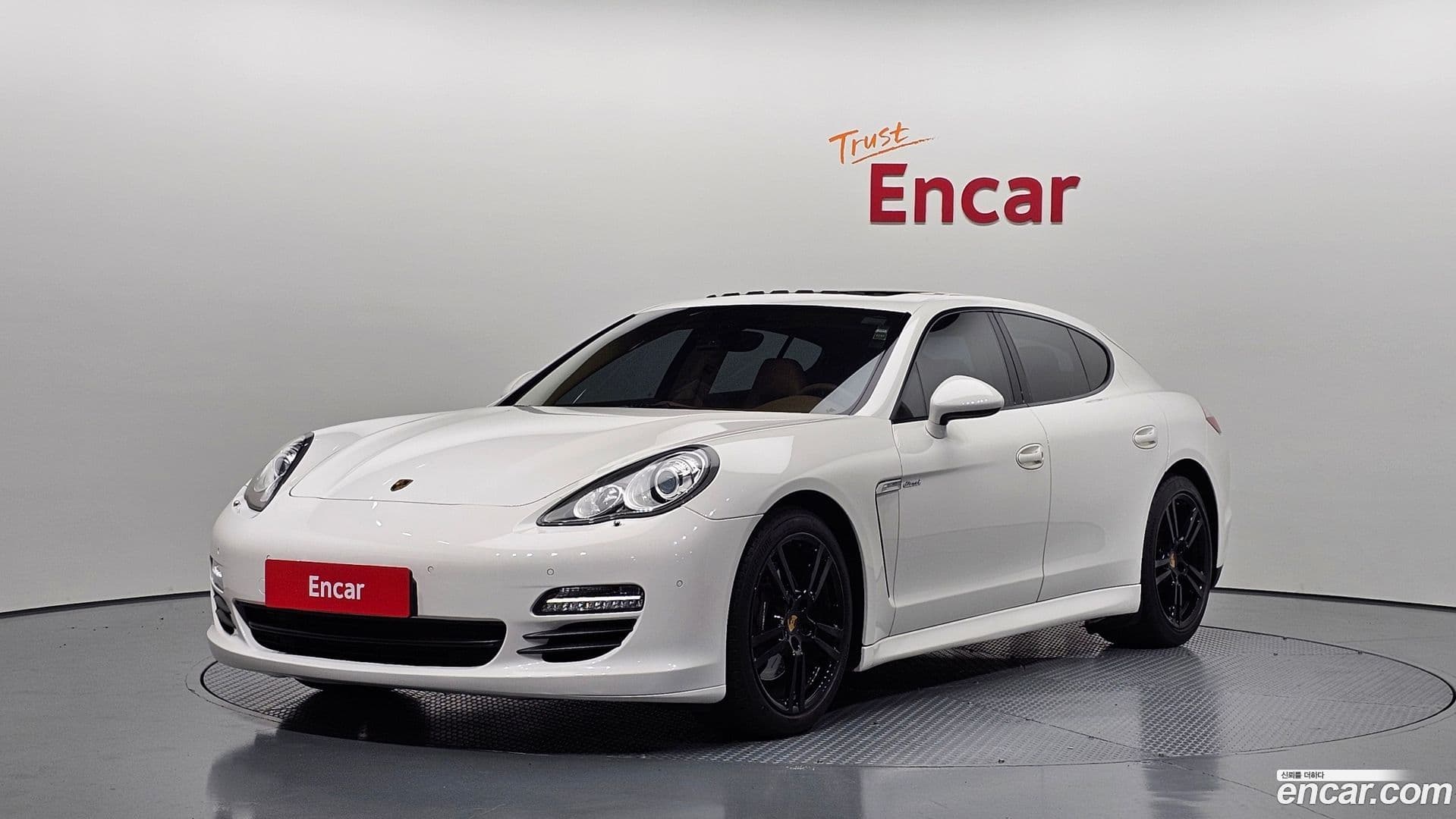 Main__Slider__Photo:Panamera Porsche 2012.3-0