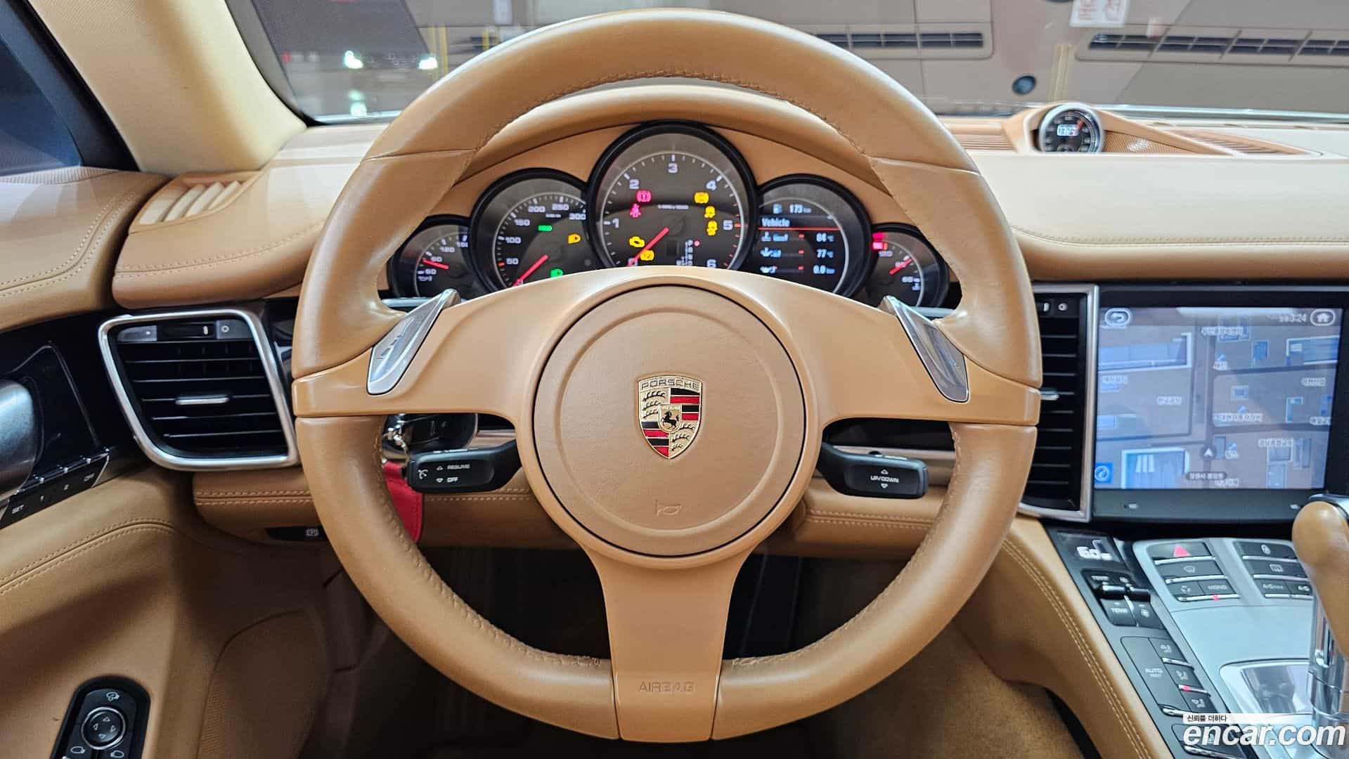 Panamera Porsche 2012.3-OPTION-017