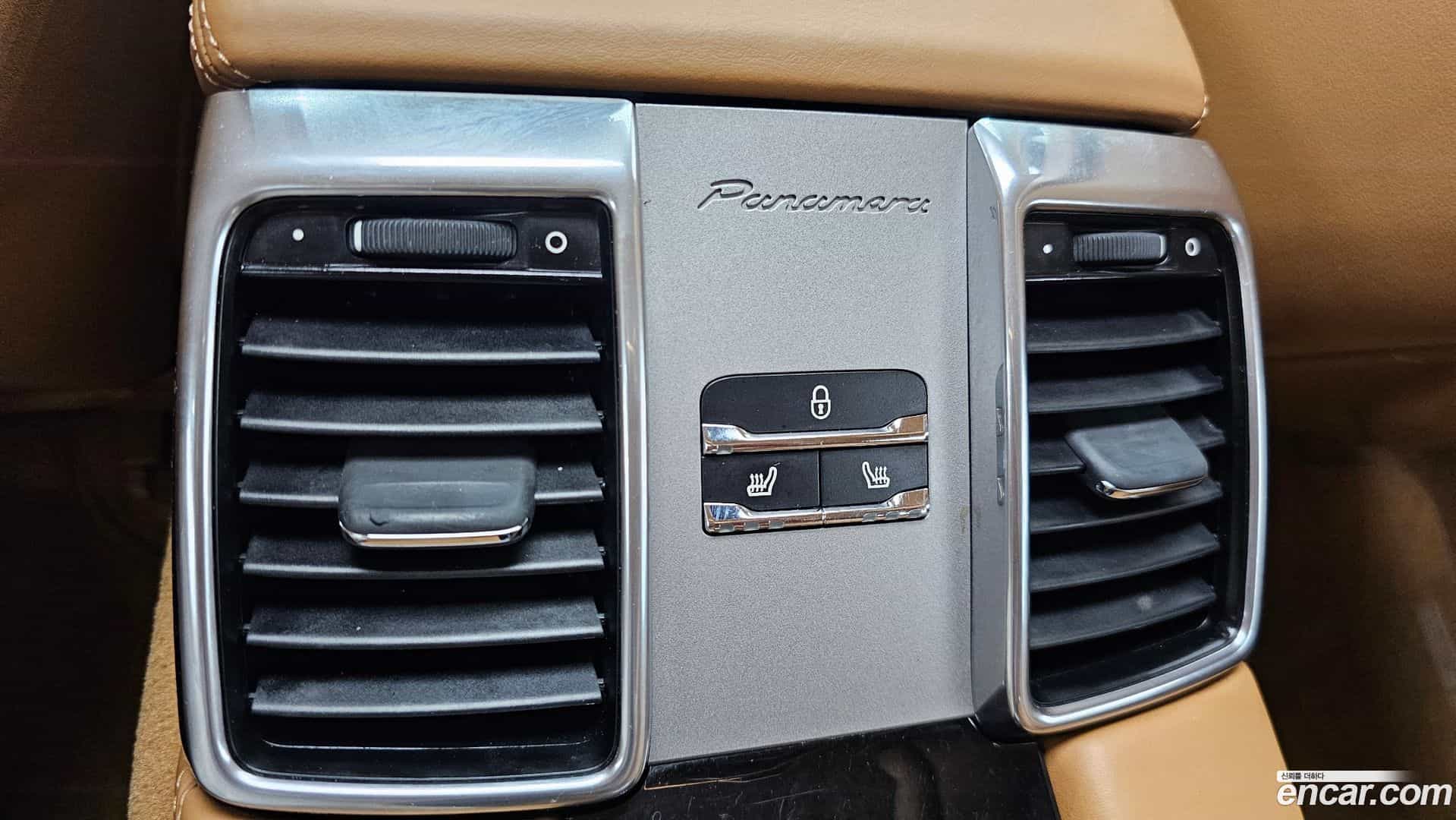 Panamera Porsche 2012.3-OPTION-021