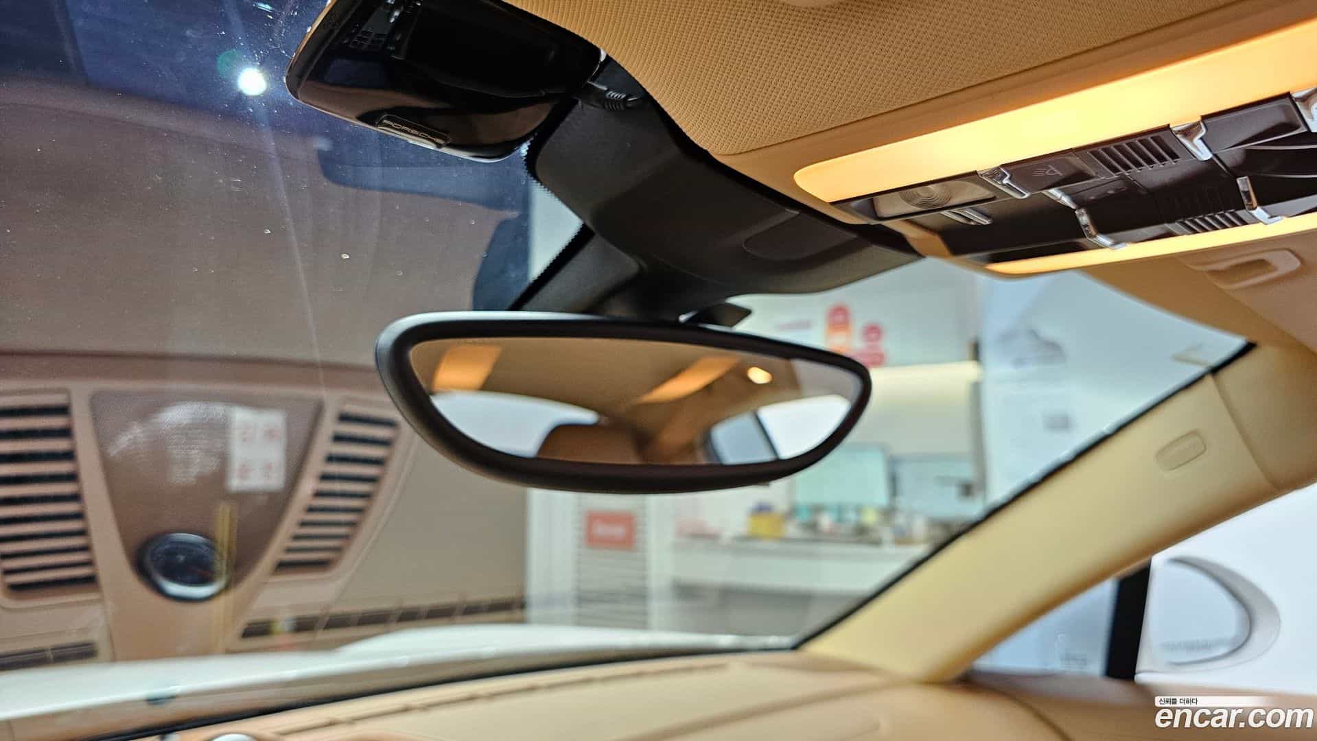 Panamera Porsche 2012.3-OPTION-040