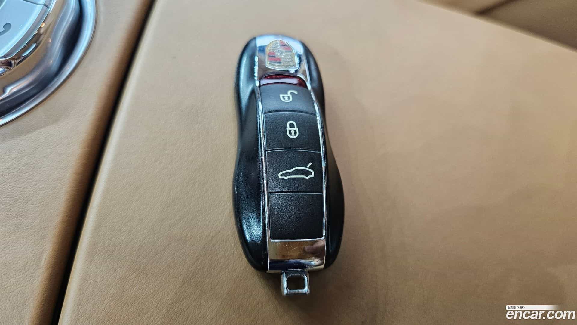 Panamera Porsche 2012.3-OPTION-041