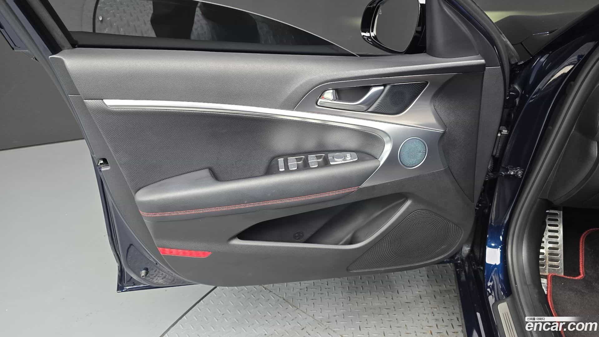 G70 Genesis 2025.7-INNER-034
