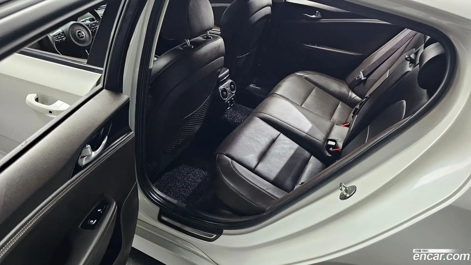 Stinger Kia 2017.5-OPTION-015