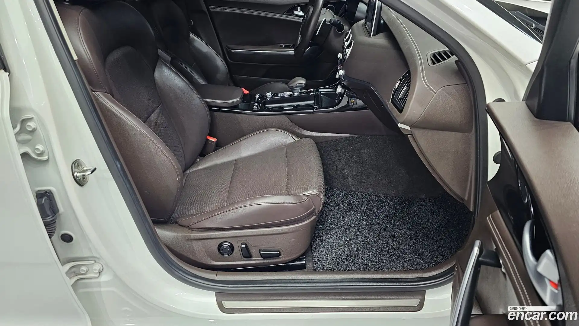 Stinger Kia 2017.5-OPTION-016