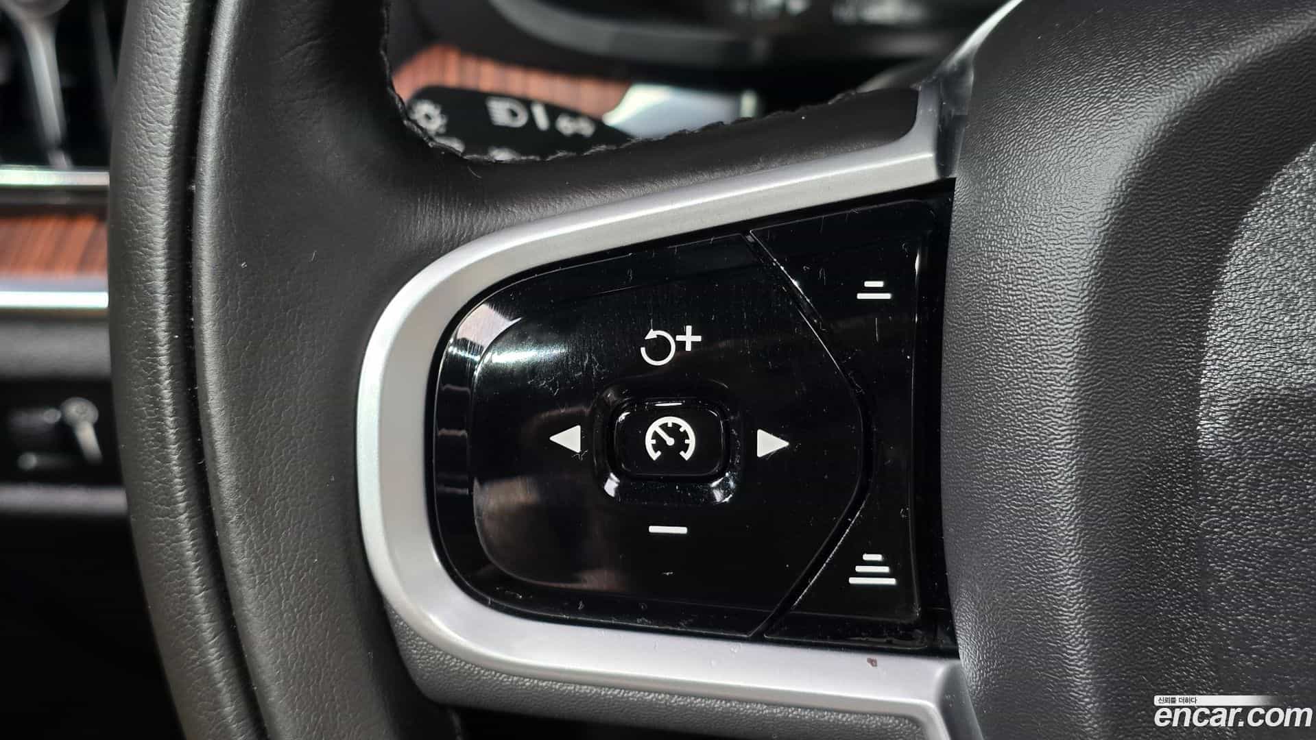V60 Volvo 2020.8-OPTION-017