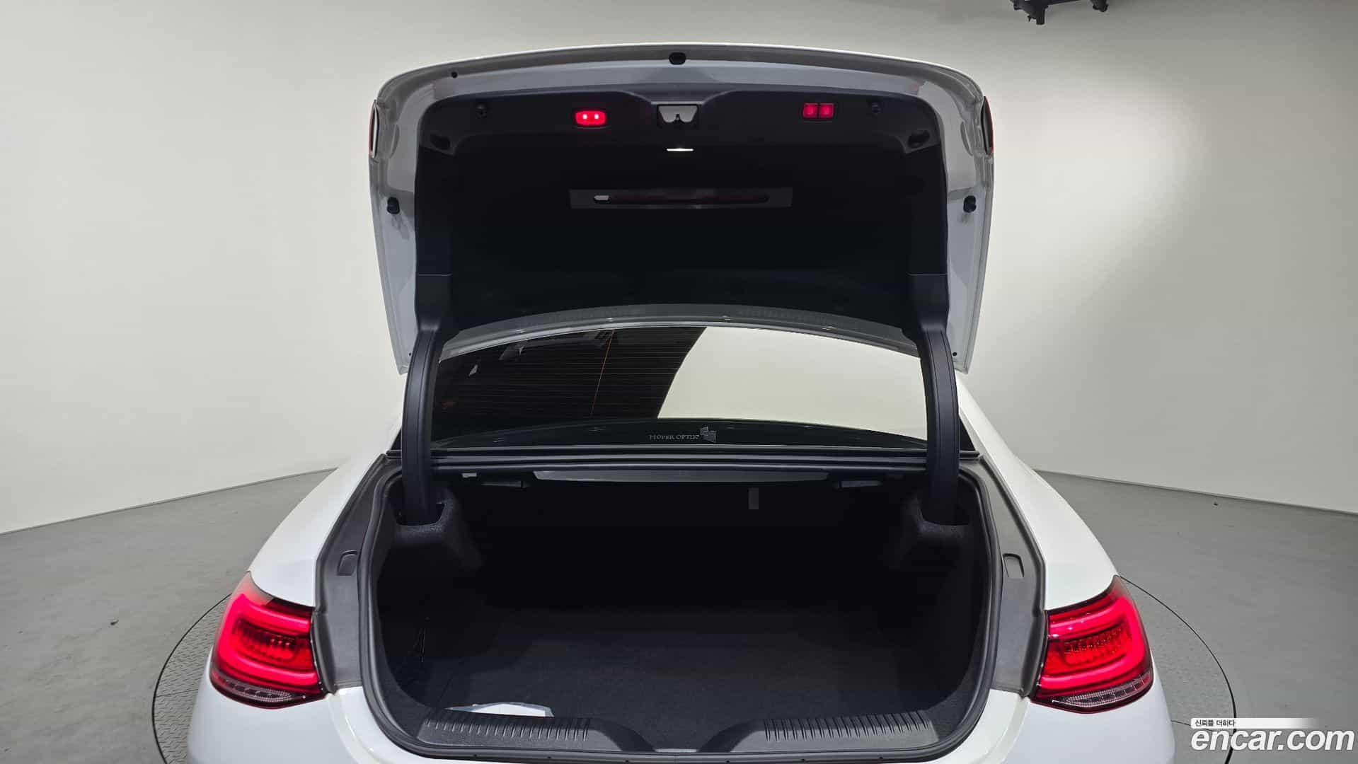 CLS-Class Mercedes-Benz 2019.10-OPTION-022