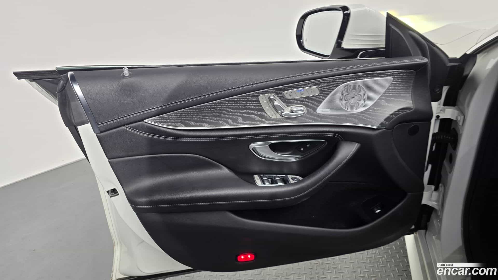 CLS-Class Mercedes-Benz 2019.10-INNER-034