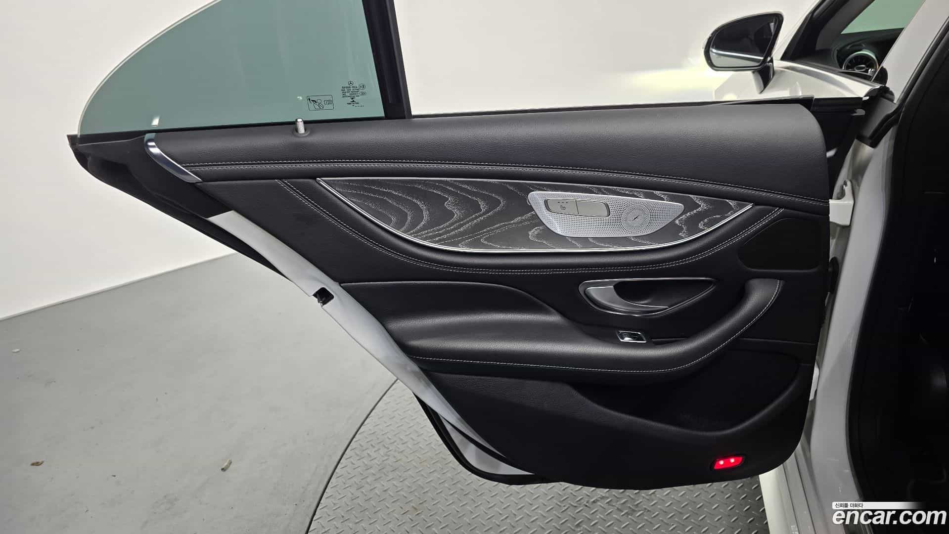 CLS-Class Mercedes-Benz 2019.10-INNER-035