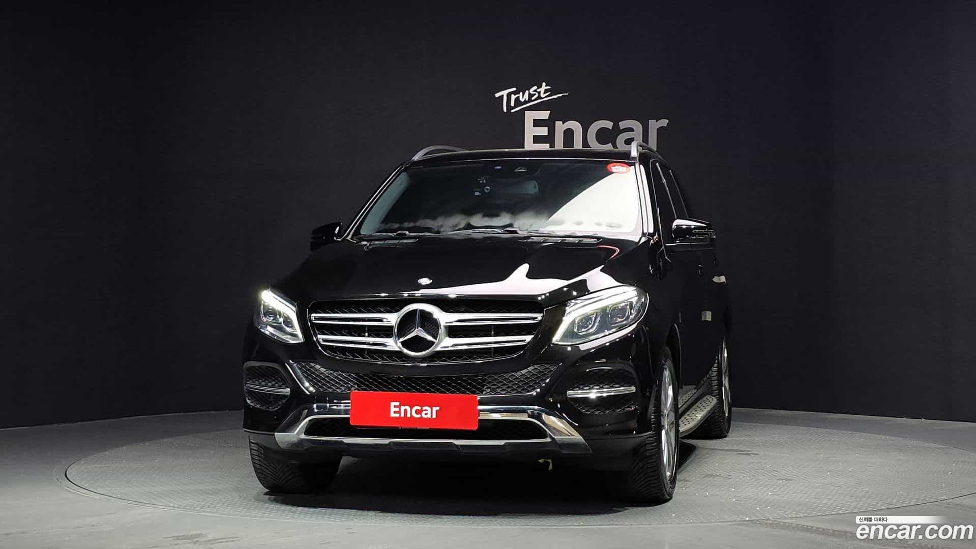 GLE-Class Mercedes-Benz 2016.2-OUTER-003