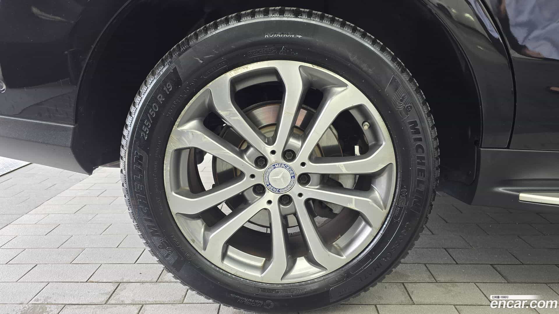 GLE-Class Mercedes-Benz 2016.2-OUTER-005