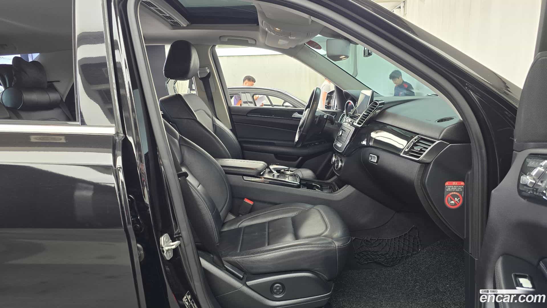 GLE-Class Mercedes-Benz 2016.2-OPTION-015