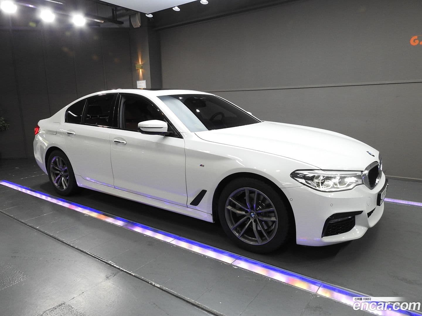Main__Slider__Photo:5-Series BMW 2017.5-0