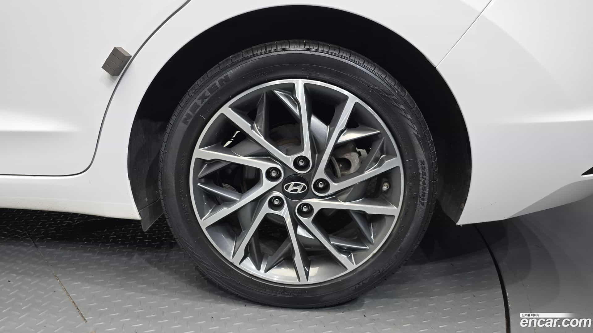 AVANTE Hyundai 2019.0-OUTER-031