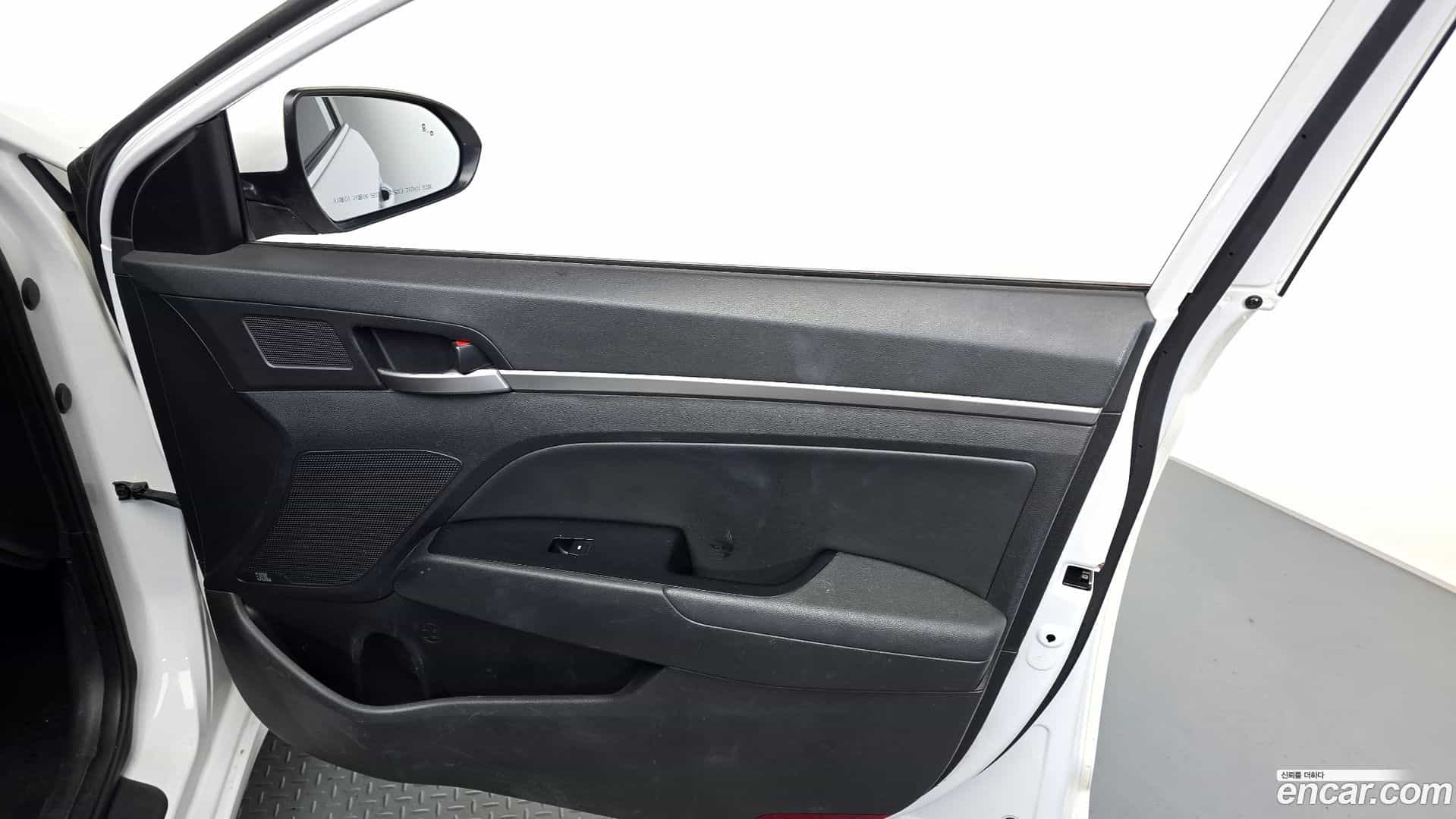 AVANTE Hyundai 2019.0-INNER-034