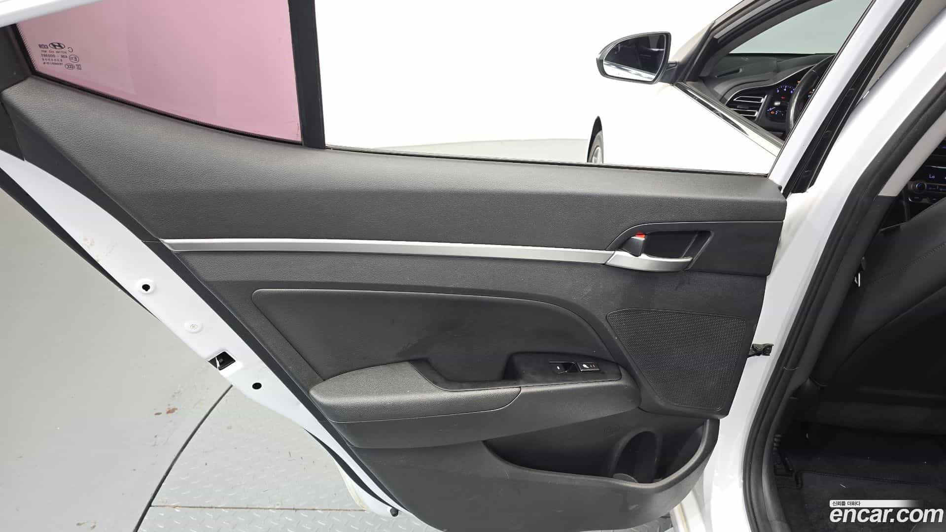AVANTE Hyundai 2019.0-INNER-035