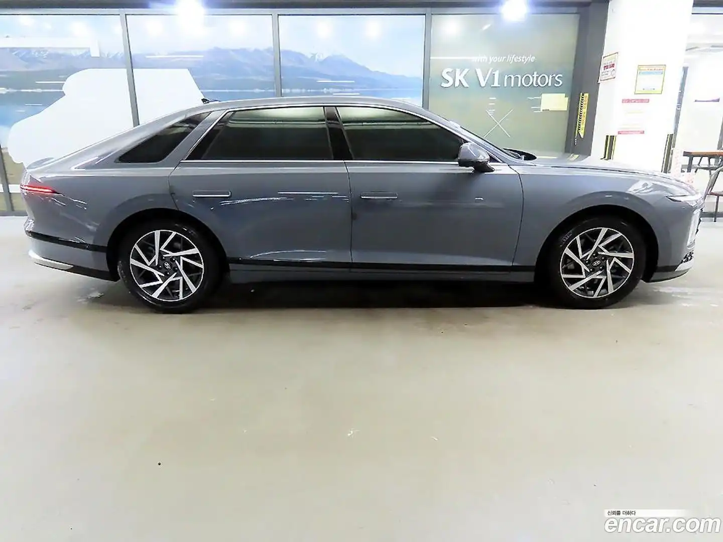 Grandeur Hyundai 2023.9-OUTER-003