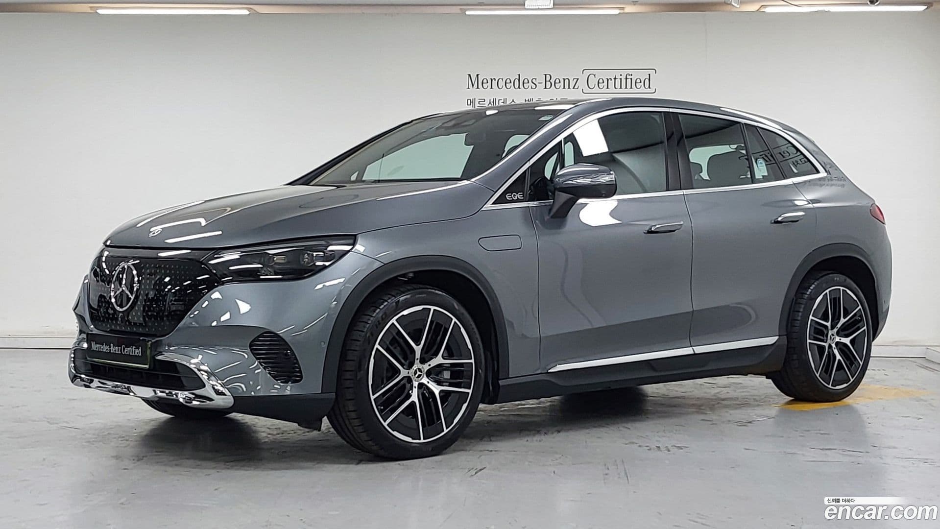 Main__Slider__Photo:EQE Mercedes-Benz 2025.10-0